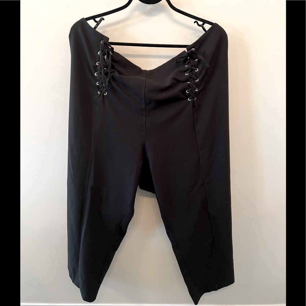 MISSGUIDED TAPERED CROPPED LACEUP PANTS